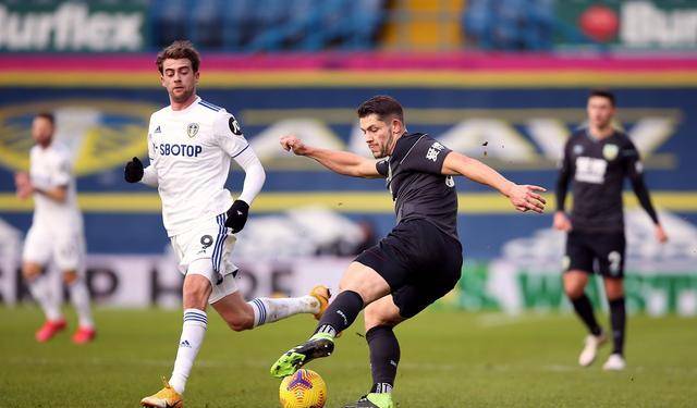  白玫瑰绽放利兹联主场力克劲旅